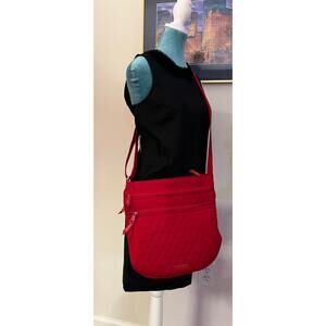 RETIRED Vera Bradley  NWT Triple Zip Hipster in TANGO RED!